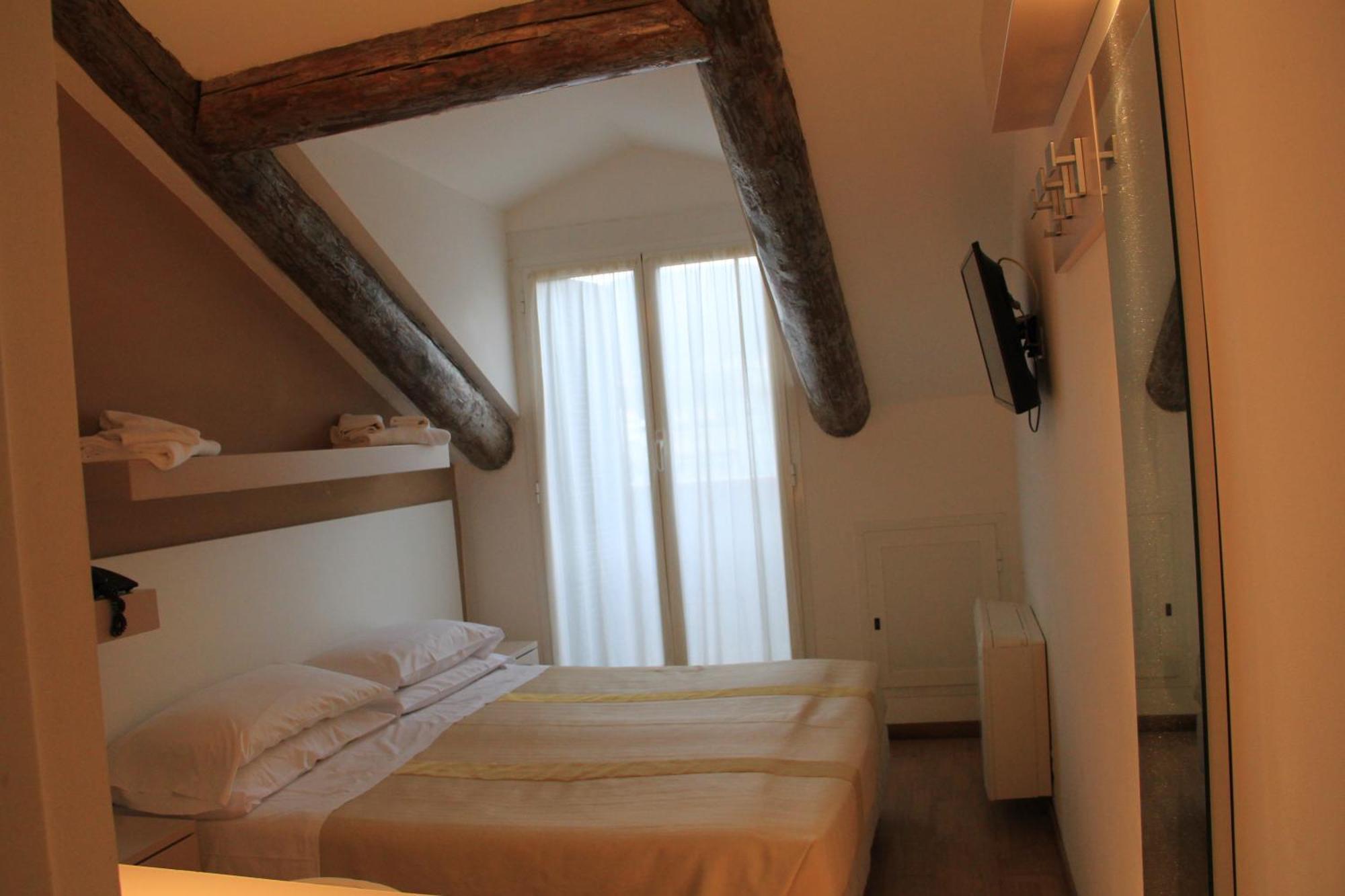 Hotel Melograno سبوتورنو المظهر الخارجي الصورة