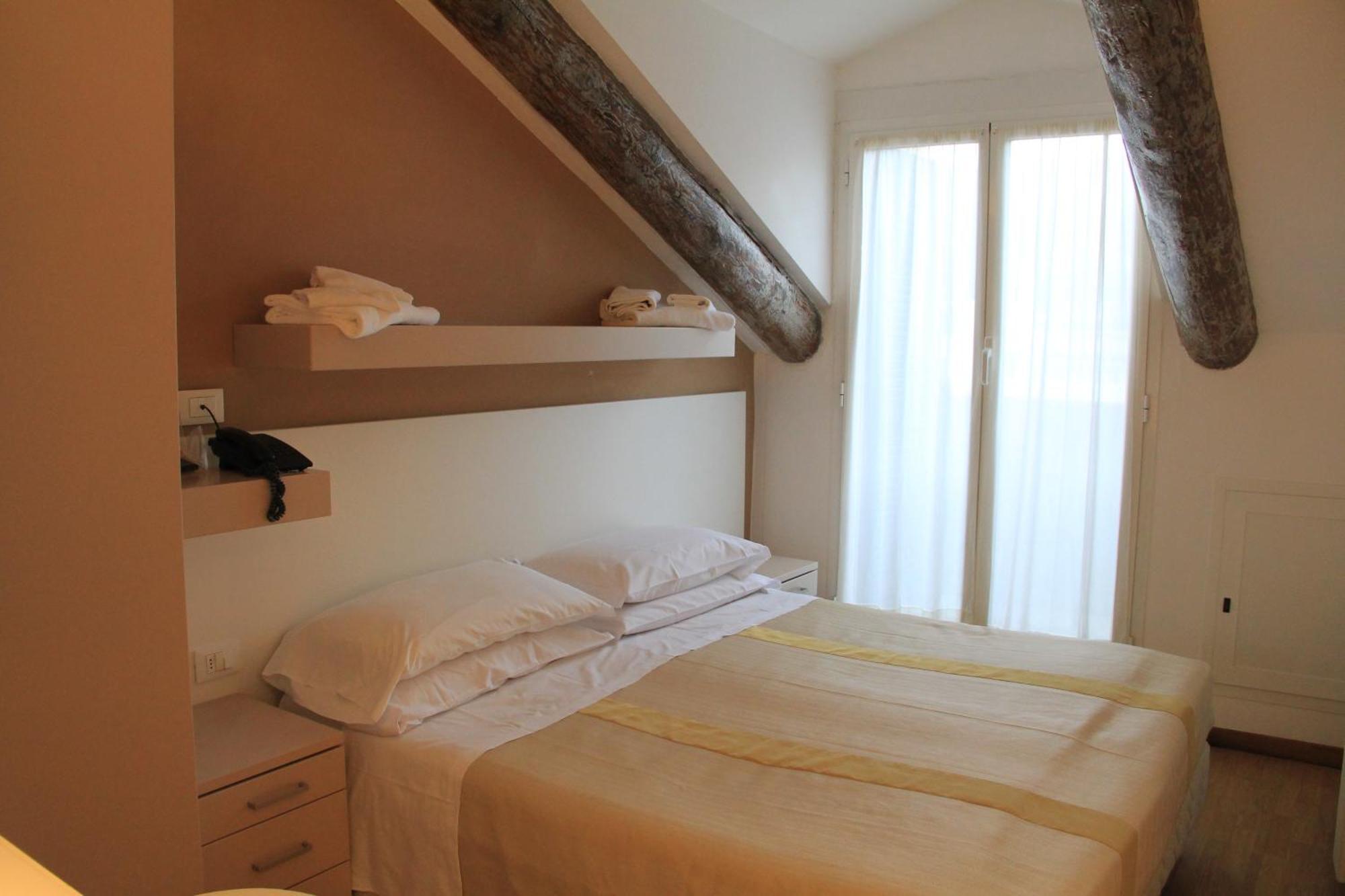 Hotel Melograno سبوتورنو المظهر الخارجي الصورة