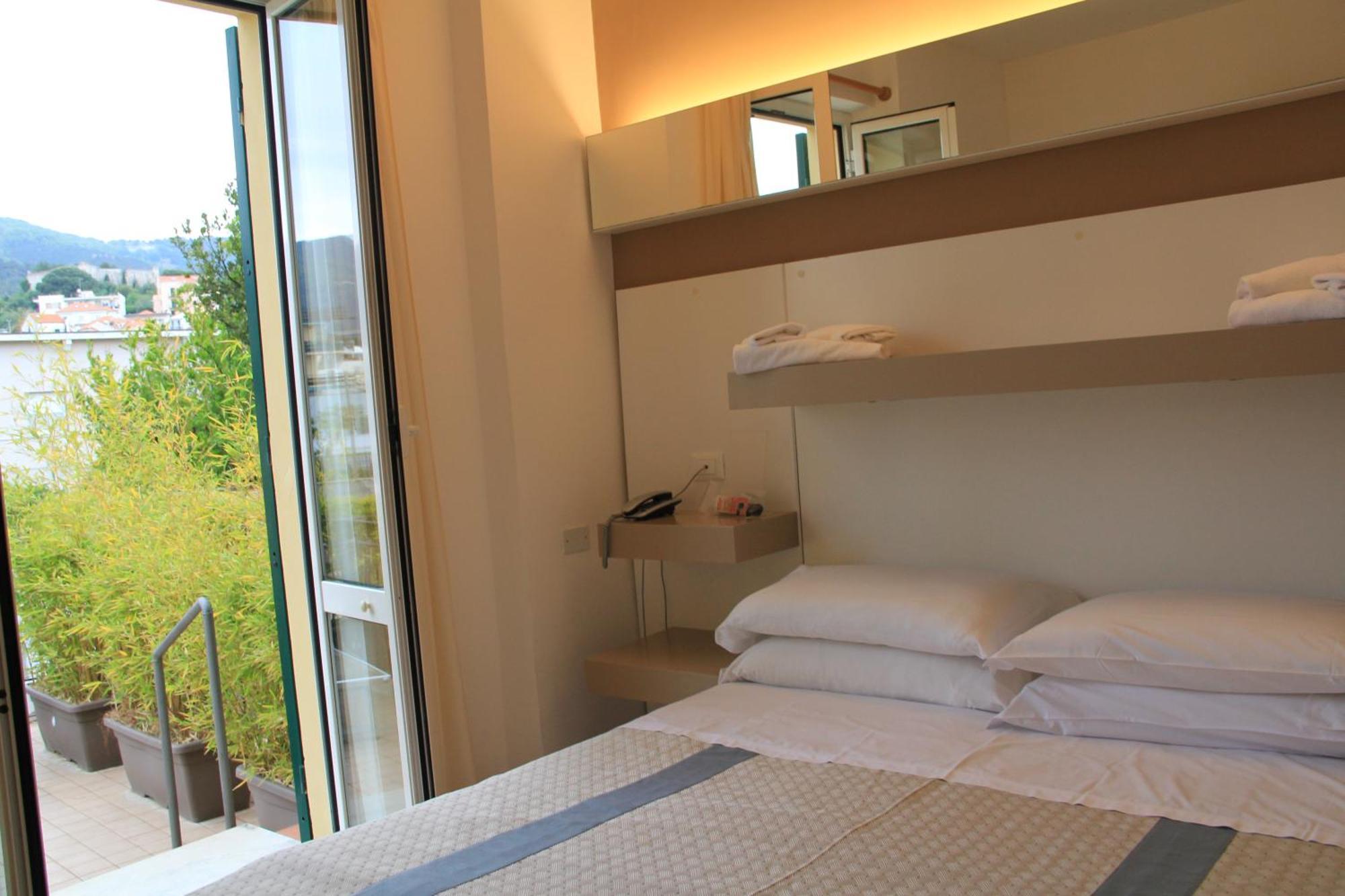 Hotel Melograno سبوتورنو المظهر الخارجي الصورة