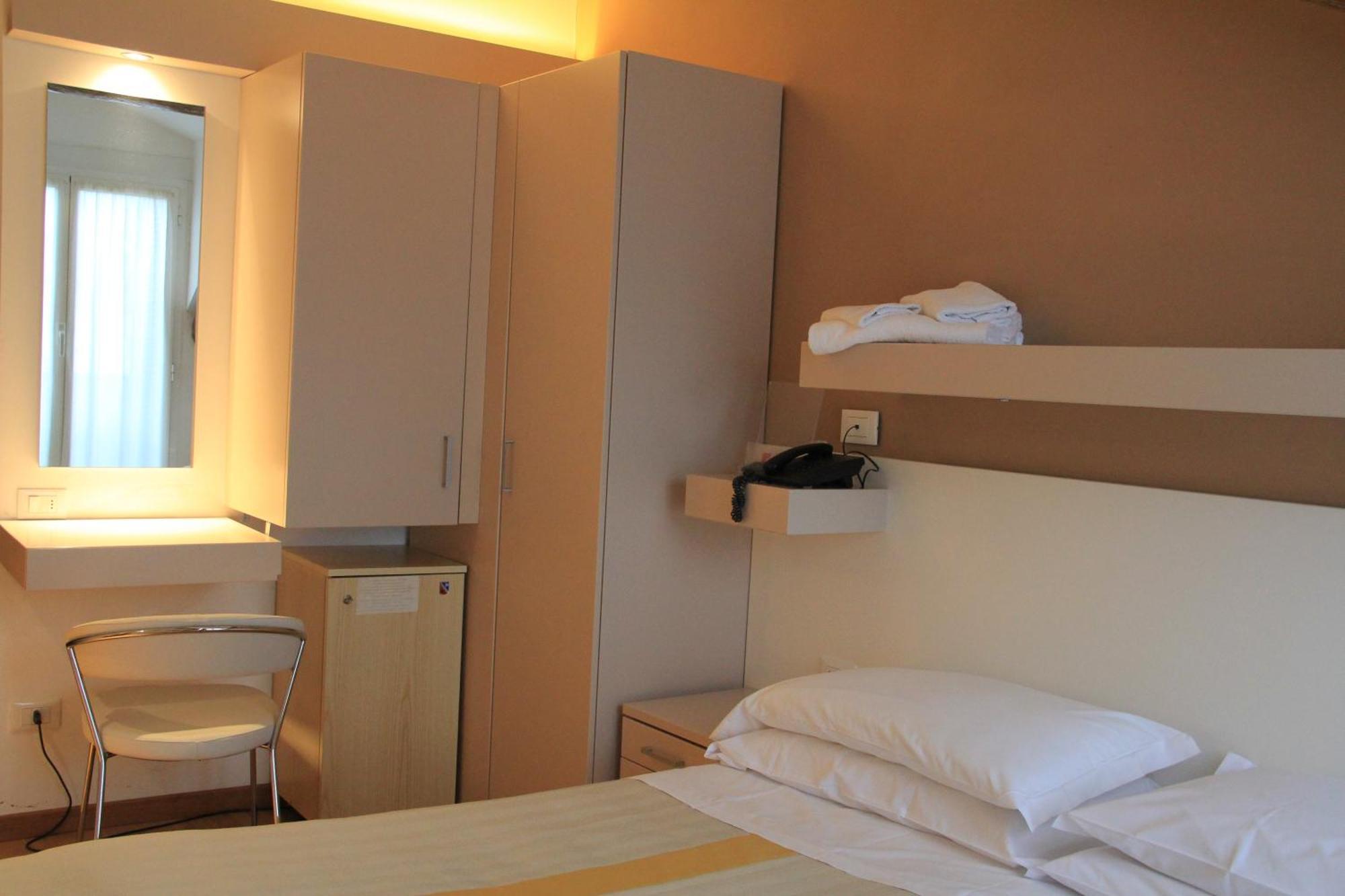 Hotel Melograno سبوتورنو المظهر الخارجي الصورة