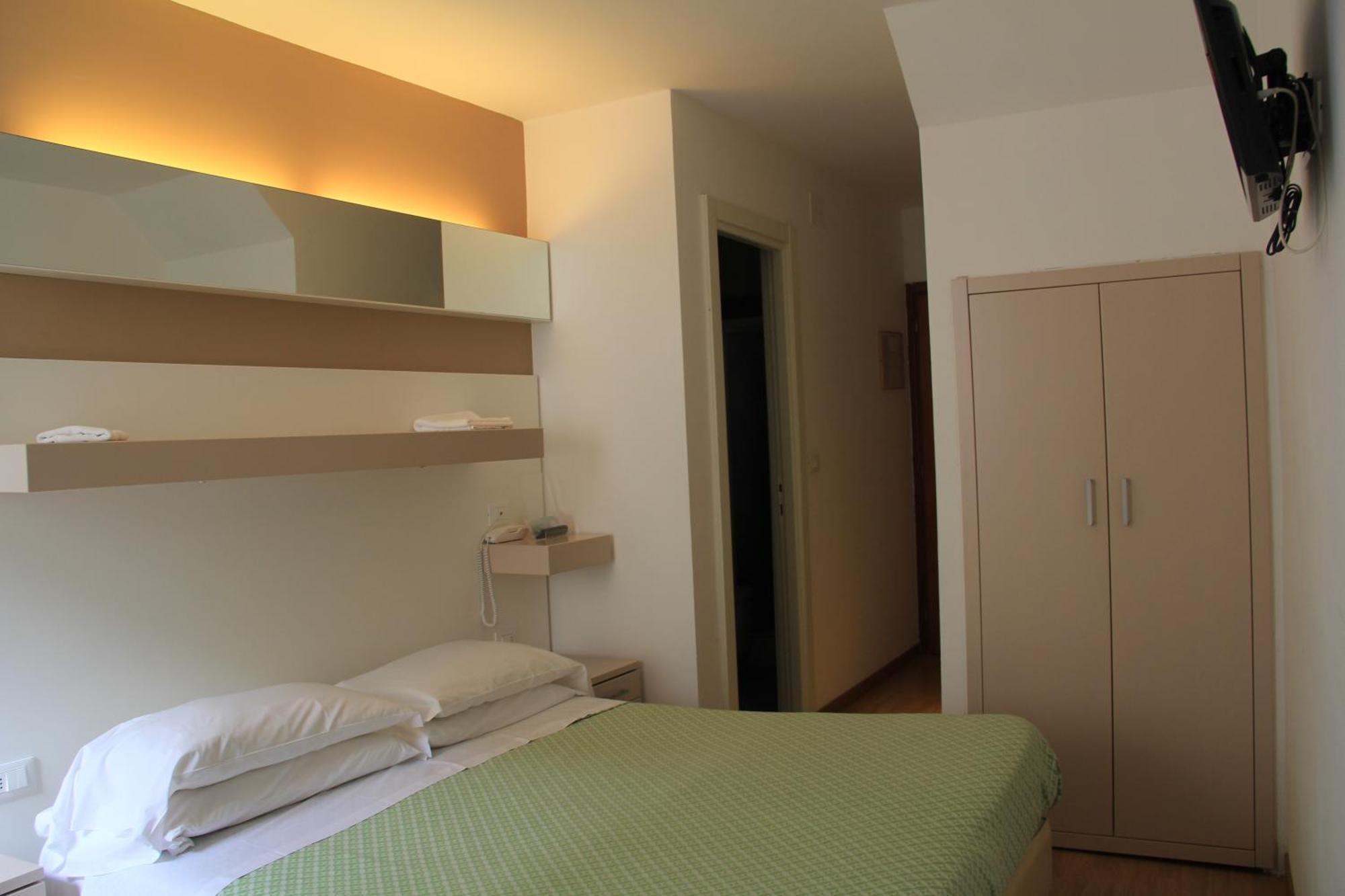 Hotel Melograno سبوتورنو المظهر الخارجي الصورة